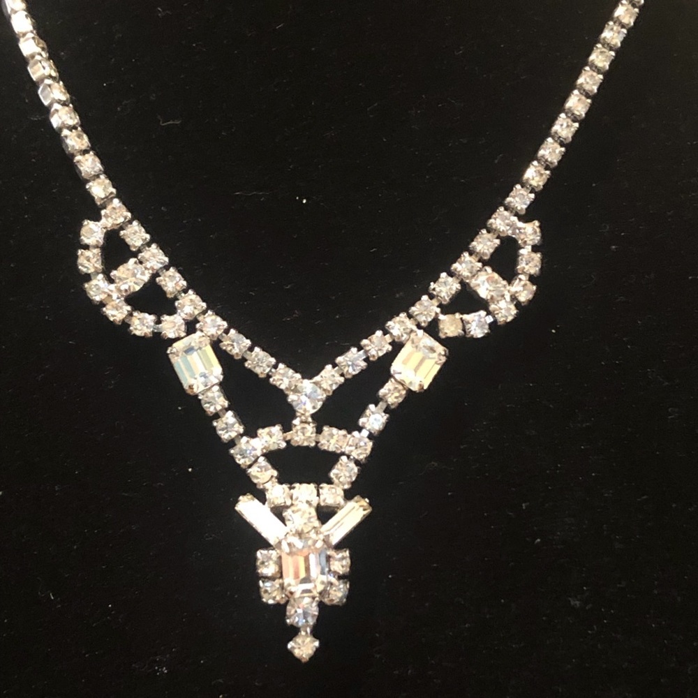 🌸VTG Weiss Silver Tone Rhinestone Necklace